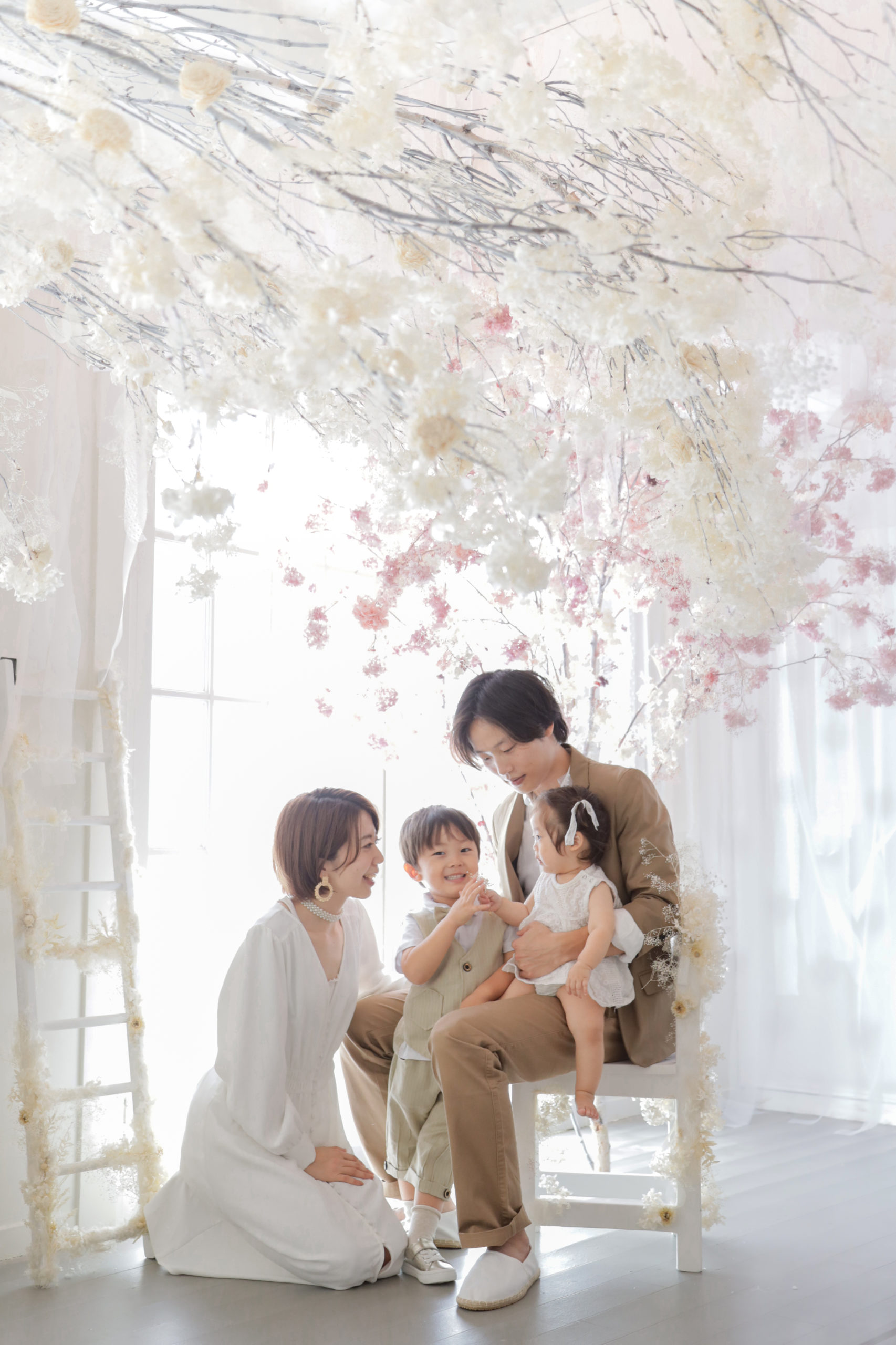 おしゃれな家族写真のコーディネートするなら名古屋のsoelがおすすめ 名古屋の写真スタジオ ノーブレム
